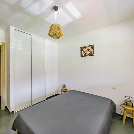 Grand T2 Terrasse 27m2 Plein Sud Centre Folelli